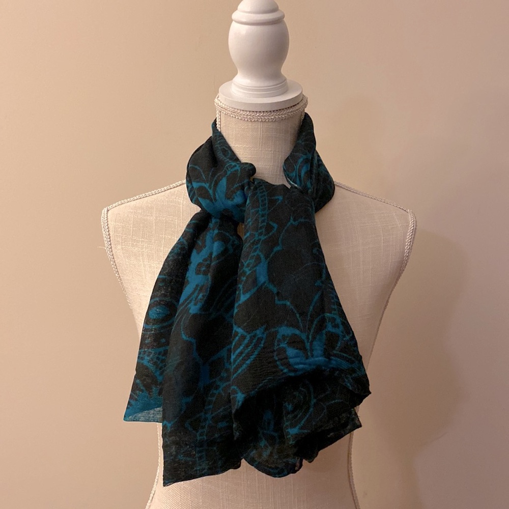 Vintage Gauze women’s Infinity, loop semi sheer scarf 💯 acrylic One Size